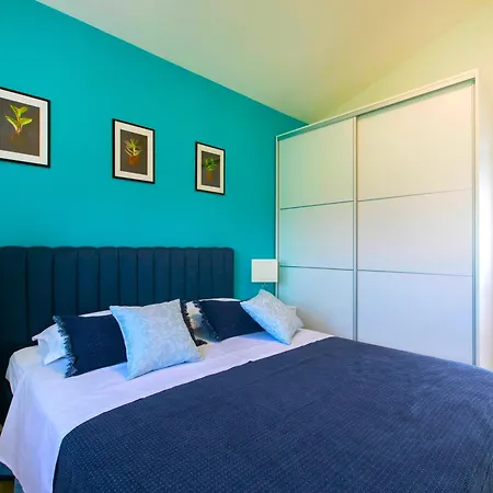 Апартаменты Sea Sparkle Luxury