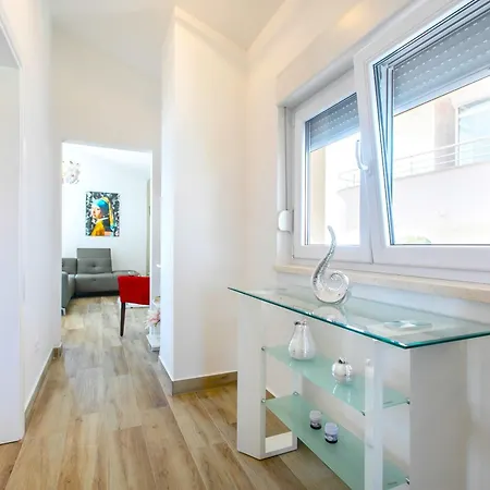 Апартаменти Sea Sparkle Luxury *